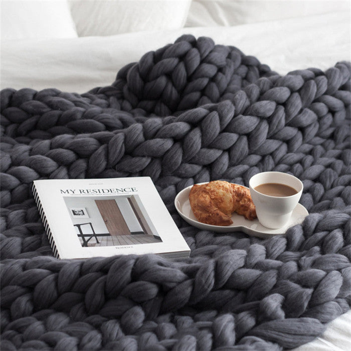 Hand-Woven Merino Wool Blanket – Super Thick, Arm-Knit, and Ideal for Air Conditioning - Luxitt
