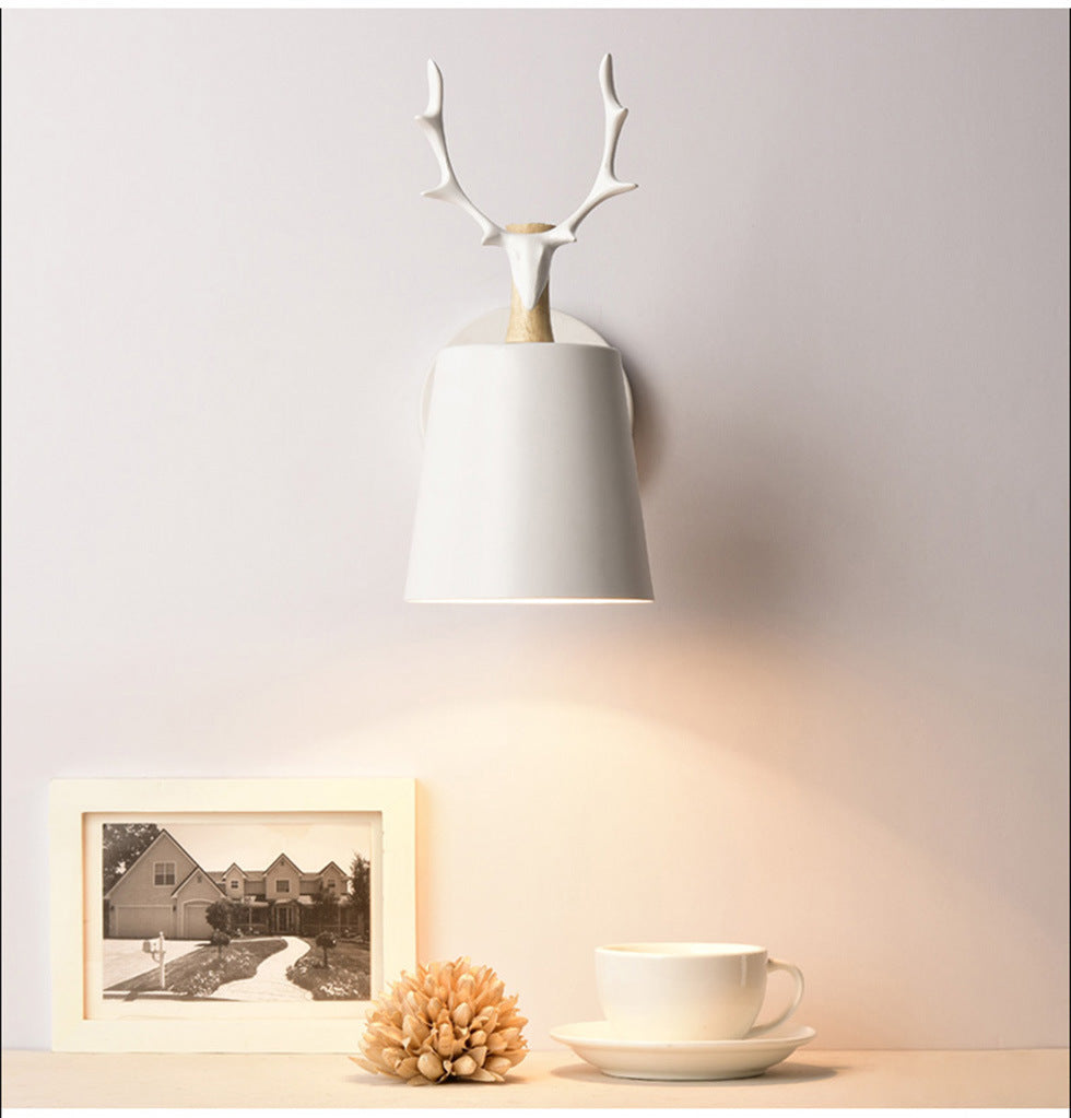 Antler-Inspired Bedside Lamp - Luxitt