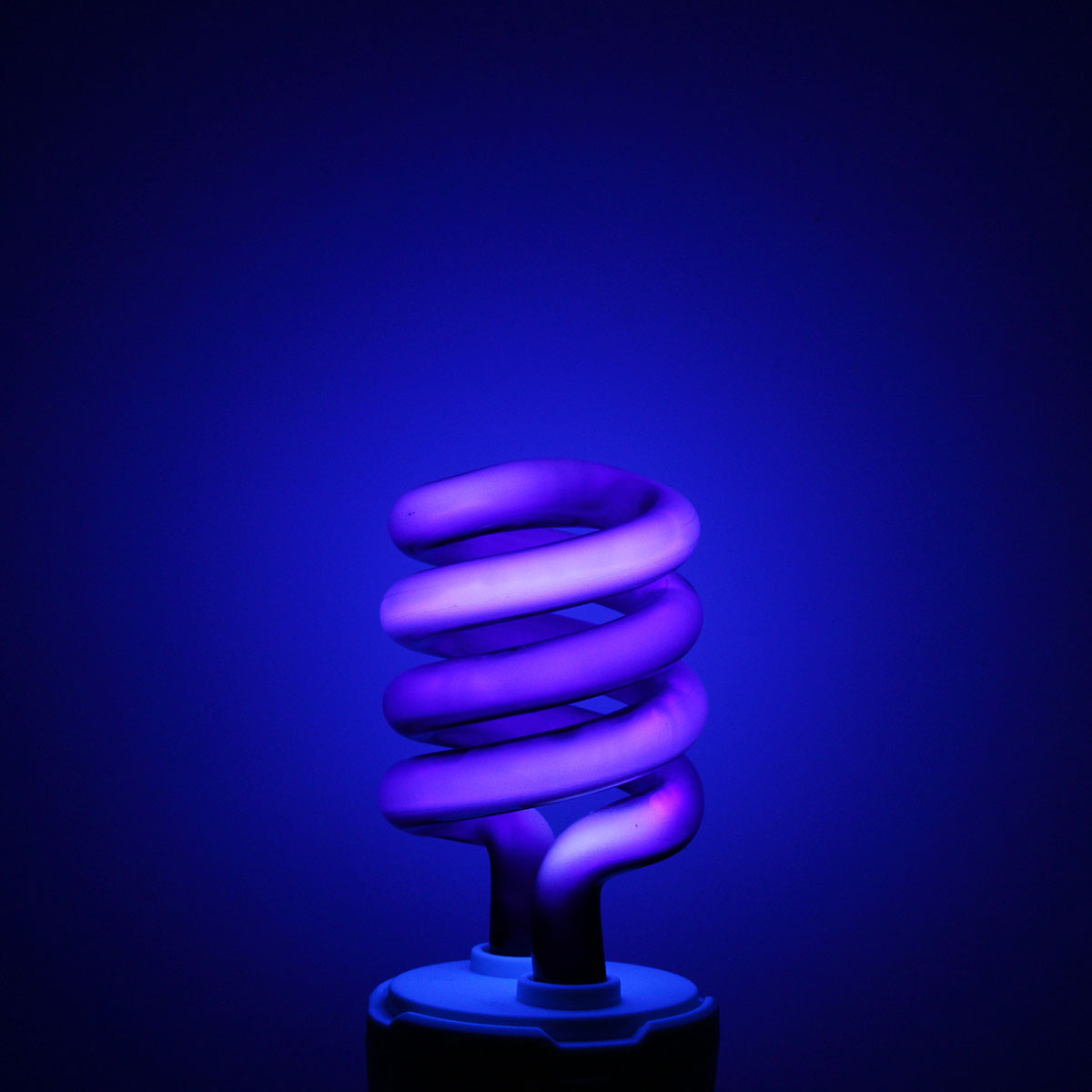 Spiral UV Glow-Save Fluorescent Lamp - Luxitt